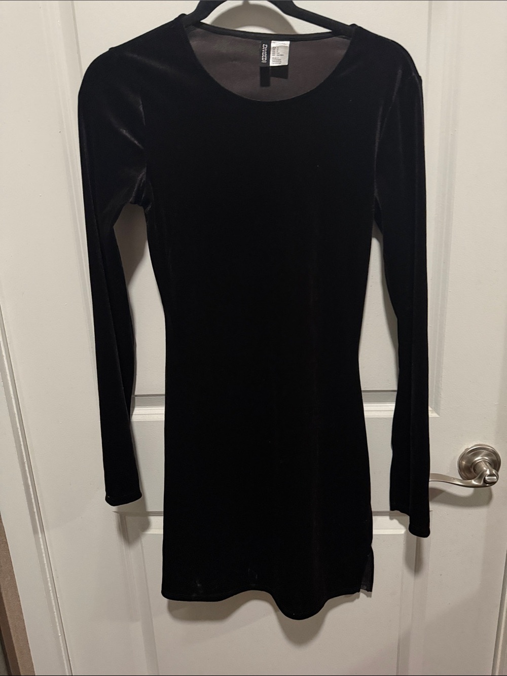 Women's Black Velvet Long Sleeve Dress